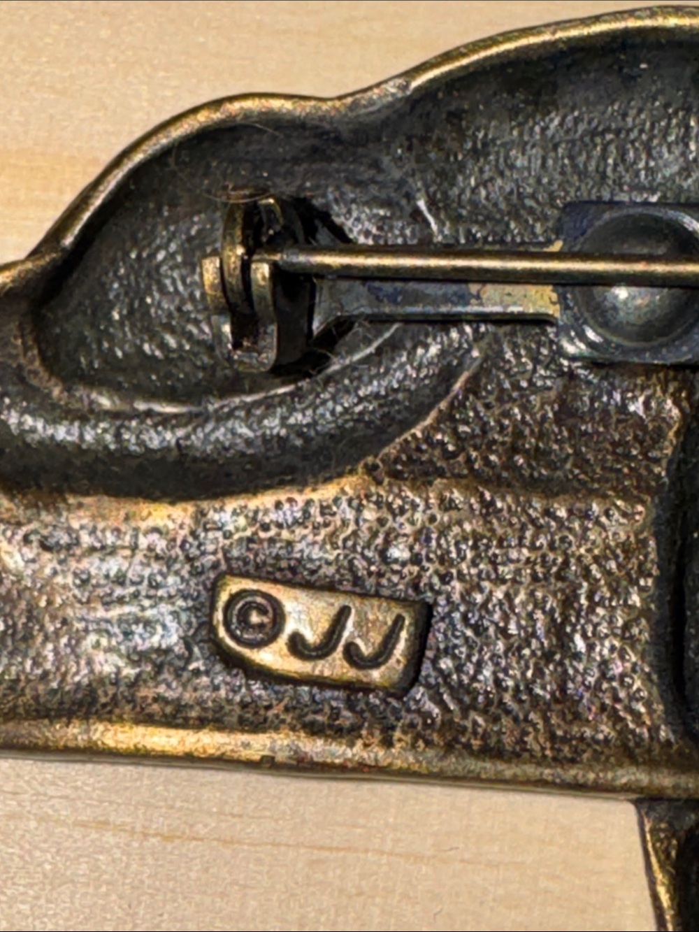 JJ Jonette Vintage 1980s Cat And A Fish Antique Gold Tone Articulated Brooch - Picture 6 of 7